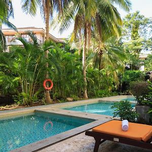 Swiss Signature Room 2 Single Size Beds Private Swimming Pool	